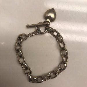 Puffy heart and chunky chain silver bracelet with toggle closure